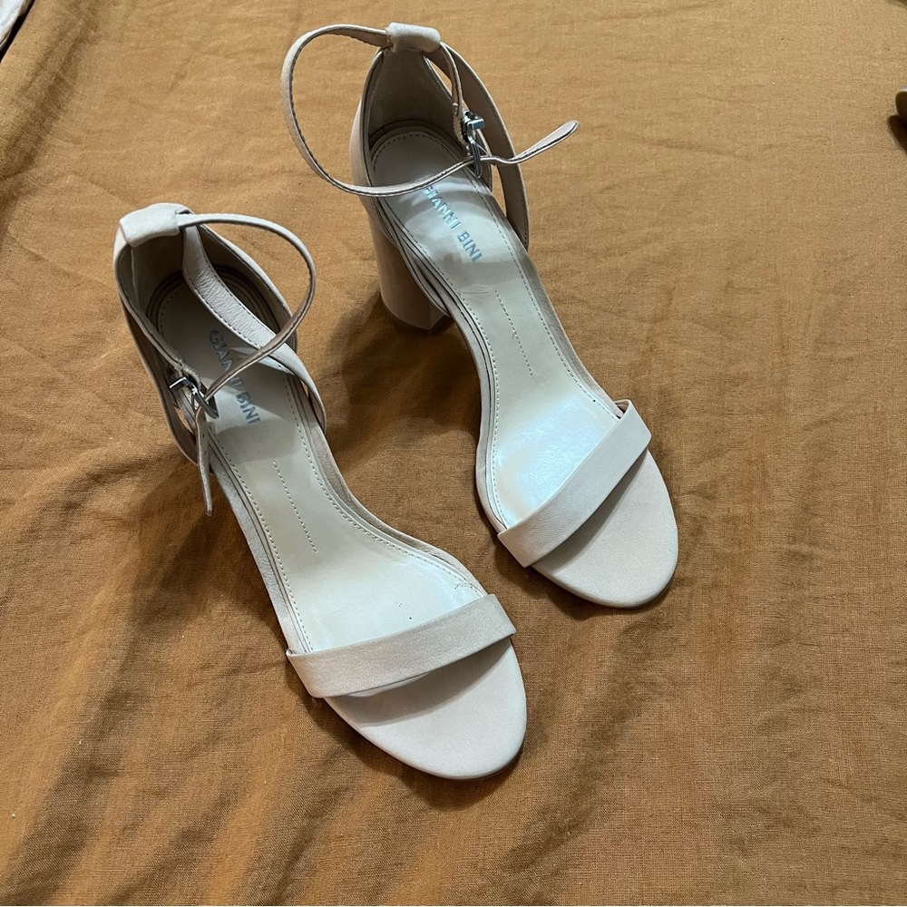 Tan Gianni Bini Heels